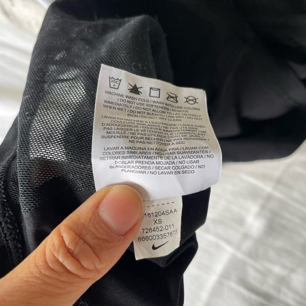 Nike Dri-Fit black loose-fitting tank/singlet Sz XS EUC low/open back racerback - Picture 5 of 6